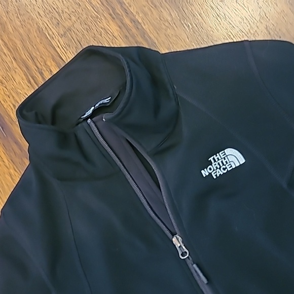 North Face black women's large sweatshirt. - Picture 2 of 4